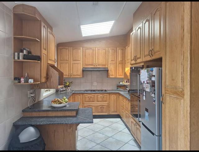 3 BEDROOM PROPERTY TO RENT IN RAND COLLERIES